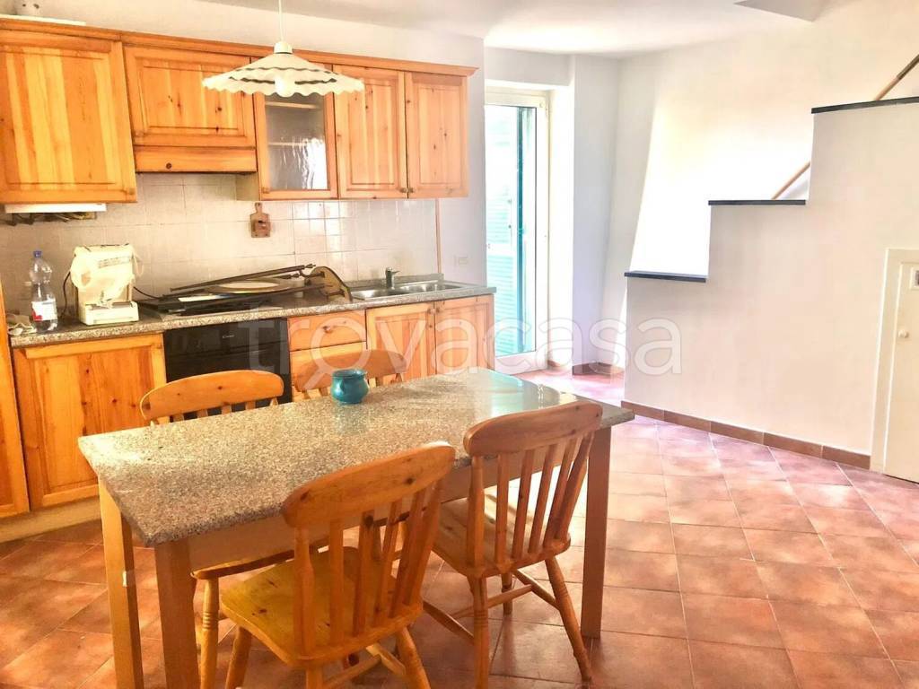 appartamento in vendita a Carrodano in zona Carrodano Superiore
