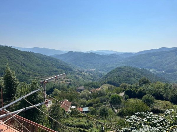 casa indipendente in vendita a Carrodano in zona Carrodano Superiore