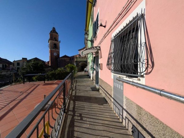 appartamento in vendita a Carrodano in zona Mattarana