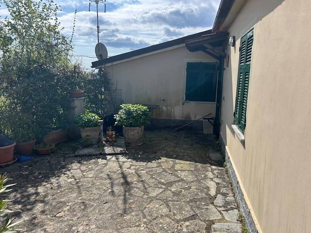 appartamento in vendita a Carrodano in zona Mattarana