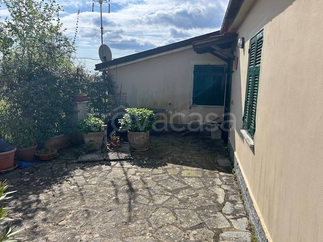 appartamento in vendita a Carrodano in zona Mattarana