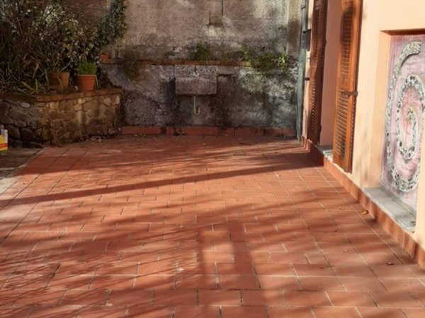 appartamento in vendita a Carrodano in zona Mattarana