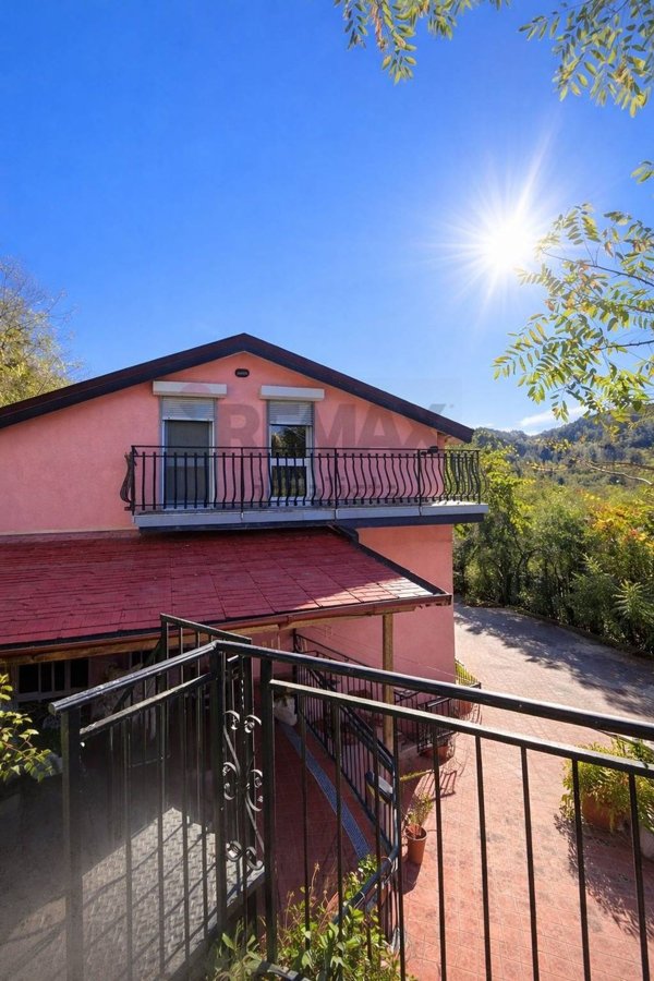 casa indipendente in vendita a Carrodano