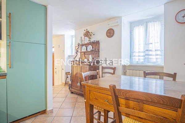 casa indipendente in vendita a Carrodano in zona Mattarana