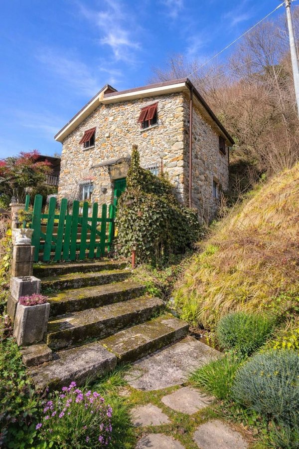 casa indipendente in vendita a Carrodano