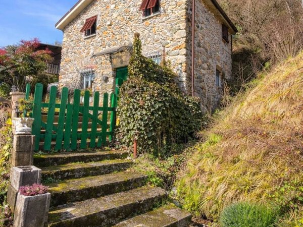 casa indipendente in vendita a Carrodano