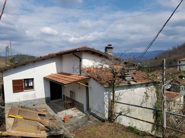 casa indipendente in vendita a Carrodano