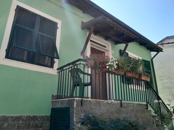casa indipendente in vendita a Carrodano in zona Carrodano Superiore