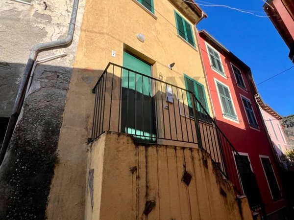 casa indipendente in vendita a Carrodano