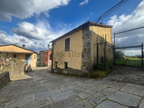 appartamento in vendita a Carrodano in zona Carrodano Superiore