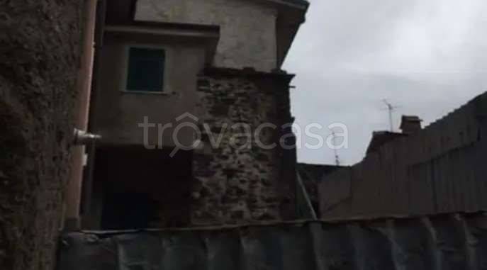 casa indipendente in vendita a Carrodano in zona Mattarana