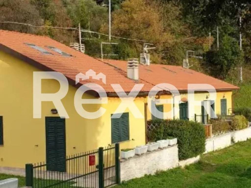 casa indipendente in vendita a Carrodano