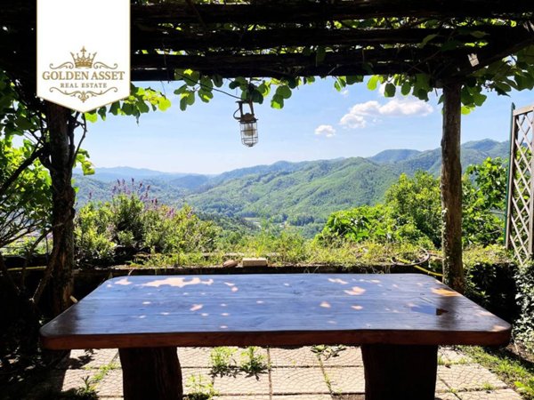 casa indipendente in vendita a Carrodano in zona Carrodano Superiore