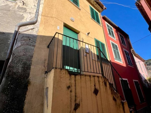 casa indipendente in vendita a Carrodano