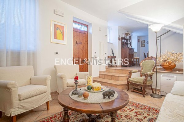 casa indipendente in vendita a Carrodano in zona Mattarana