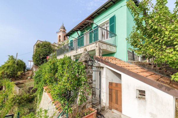 casa indipendente in vendita a Carrodano in zona Carrodano Superiore