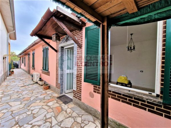 casa semindipendente in vendita a Castelnuovo Magra