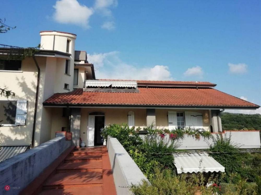 casa indipendente in vendita a Castelnuovo Magra in zona Colombiera