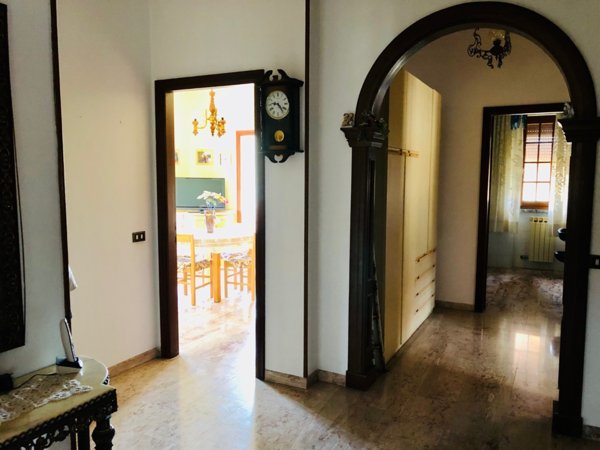 casa indipendente in vendita a Castelnuovo Magra
