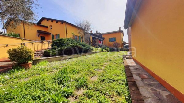 casa indipendente in vendita a Castelnuovo Magra in zona Palvotrisia