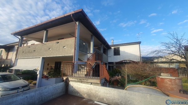 casa indipendente in vendita a Castelnuovo Magra in zona Molicciara