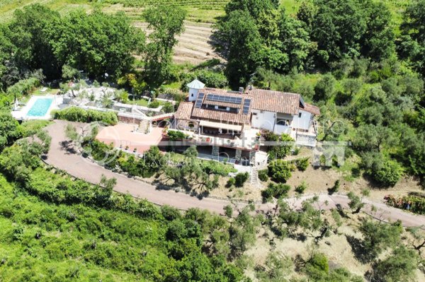 casa indipendente in vendita a Castelnuovo Magra