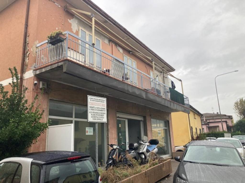 negozio in vendita a Castelnuovo Magra in zona Molicciara