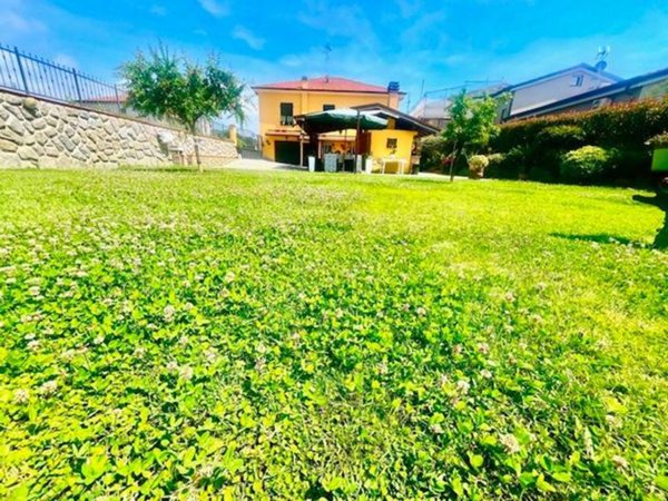 casa indipendente in vendita a Castelnuovo Magra in zona Molicciara