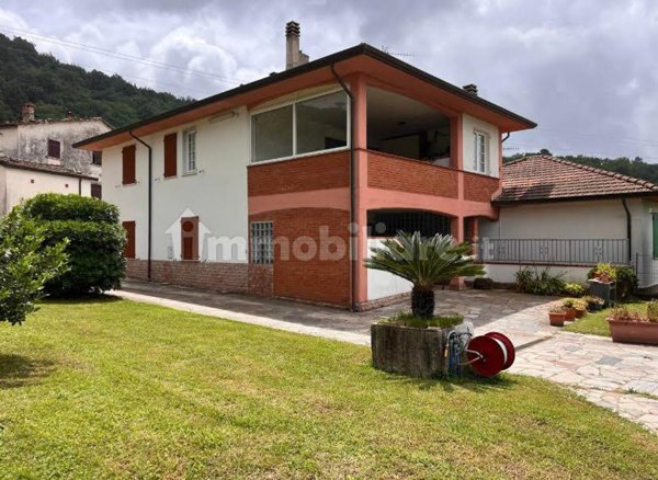 casa indipendente in vendita a Castelnuovo Magra