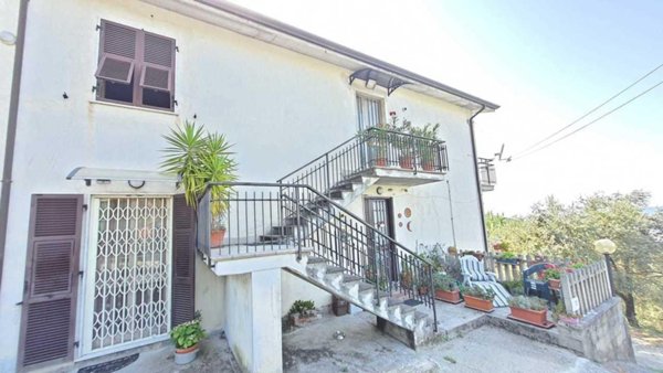 quadrivano in vendita a Castelnuovo Magra