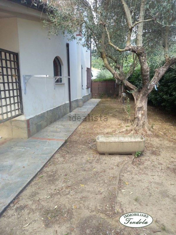 casa semindipendente in vendita a Castelnuovo Magra in zona Molicciara