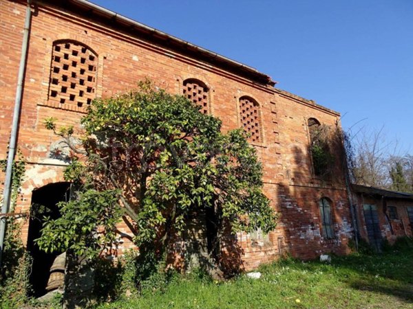 casa indipendente in vendita a Castelnuovo Magra