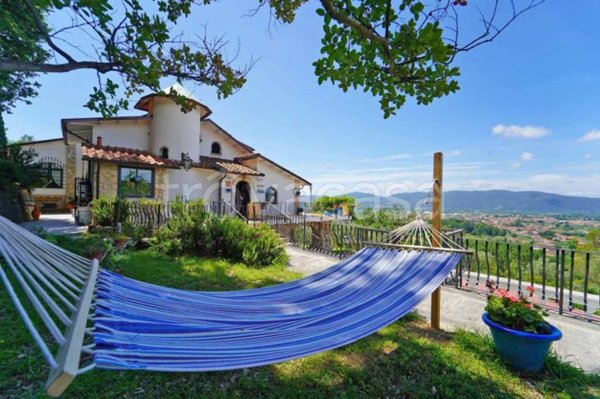 casa indipendente in vendita a Castelnuovo Magra