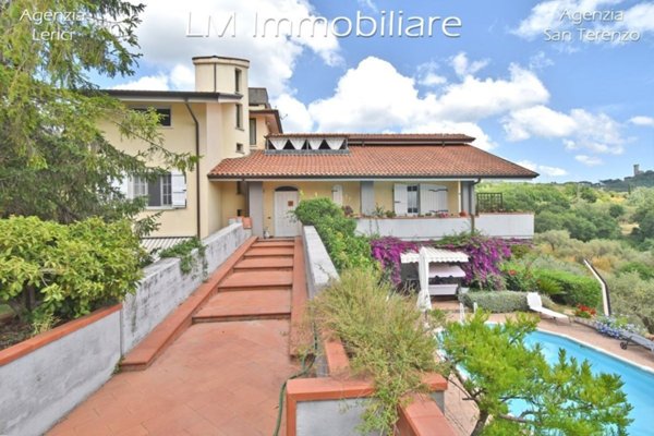 casa indipendente in vendita a Castelnuovo Magra