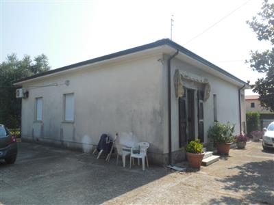 casa indipendente in vendita a Castelnuovo Magra in zona Molicciara