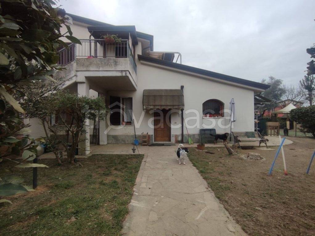 casa indipendente in vendita a Castelnuovo Magra
