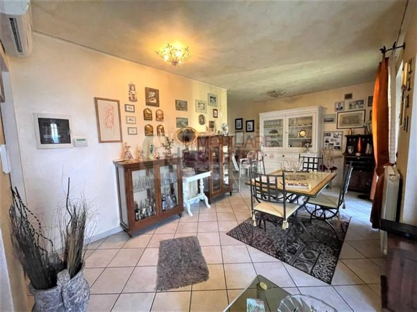casa indipendente in vendita a Castelnuovo Magra in zona Palvotrisia