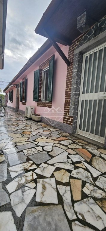 casa indipendente in vendita a Castelnuovo Magra in zona Colombiera