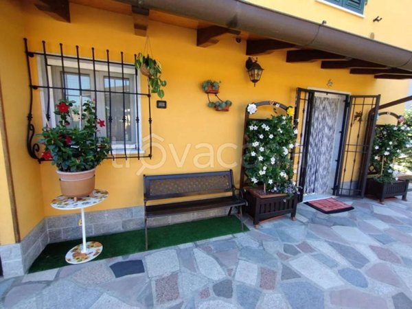 casa indipendente in vendita a Castelnuovo Magra