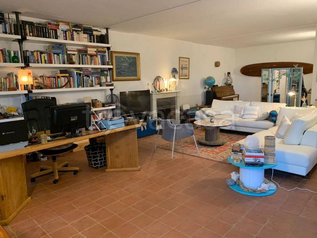 casa indipendente in vendita a Castelnuovo Magra