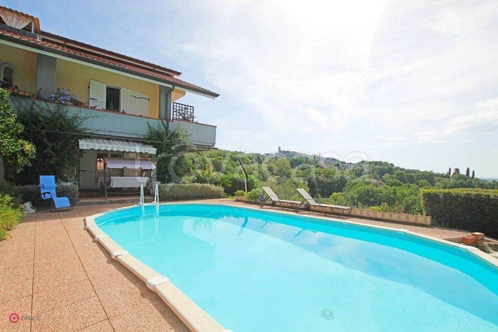 casa indipendente in vendita a Castelnuovo Magra