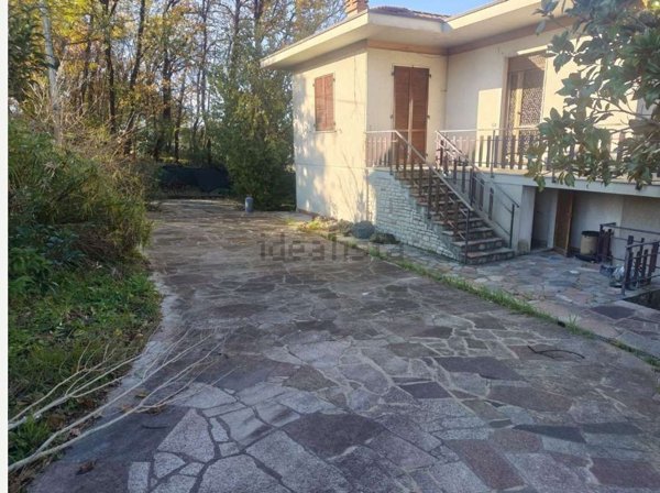 casa indipendente in vendita a Castelnuovo Magra