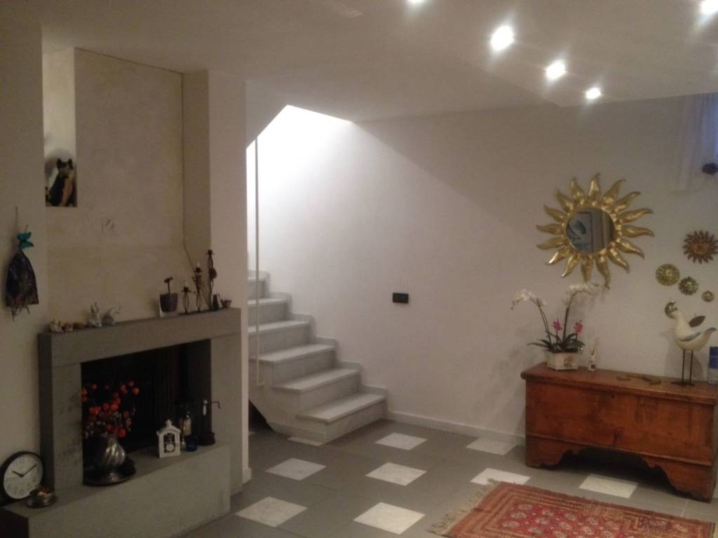 casa indipendente in vendita a Castelnuovo Magra in zona Colombiera
