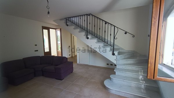 casa indipendente in vendita a Castelnuovo Magra