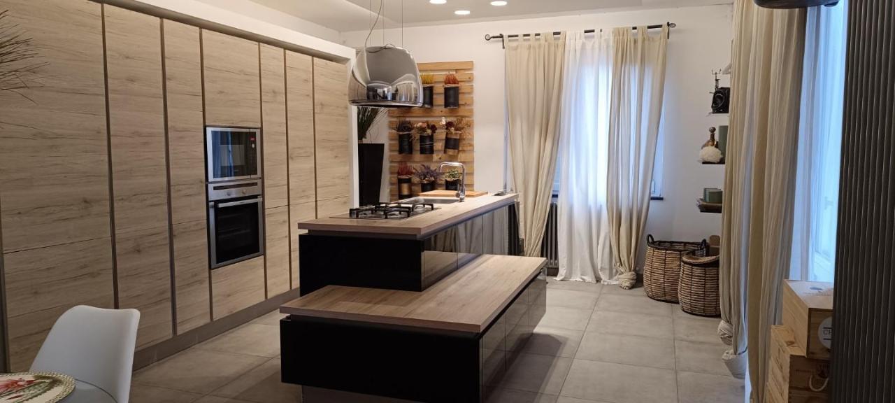 casa indipendente in vendita a Castelnuovo Magra in zona Molicciara