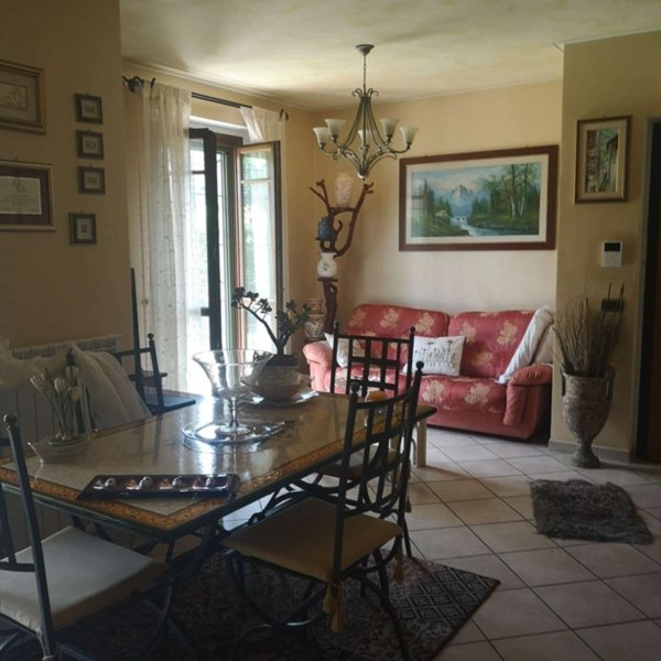 casa indipendente in vendita a Castelnuovo Magra in zona Molicciara