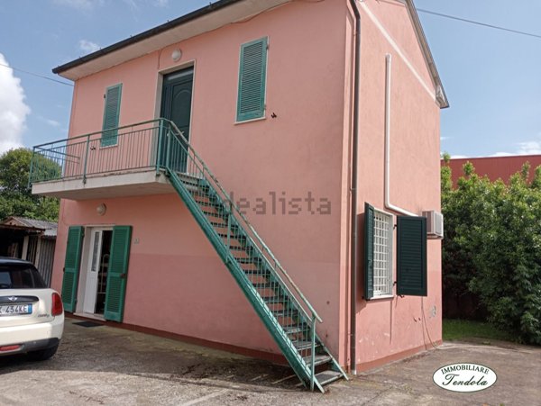casa indipendente in vendita a Castelnuovo Magra in zona Molicciara