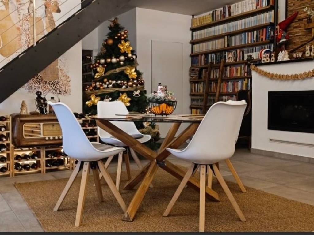 casa semindipendente in vendita a Castelnuovo Magra in zona Molicciara