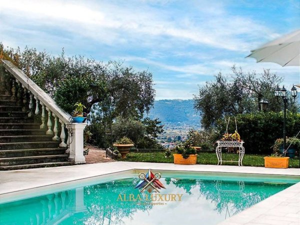 casa indipendente in vendita a Castelnuovo Magra