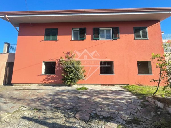 casa indipendente in vendita a Castelnuovo Magra in zona Colombiera